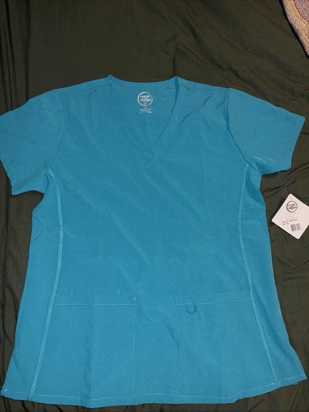 Divine Stretch Women's Teal Scrub Top Size Medium New with Tags